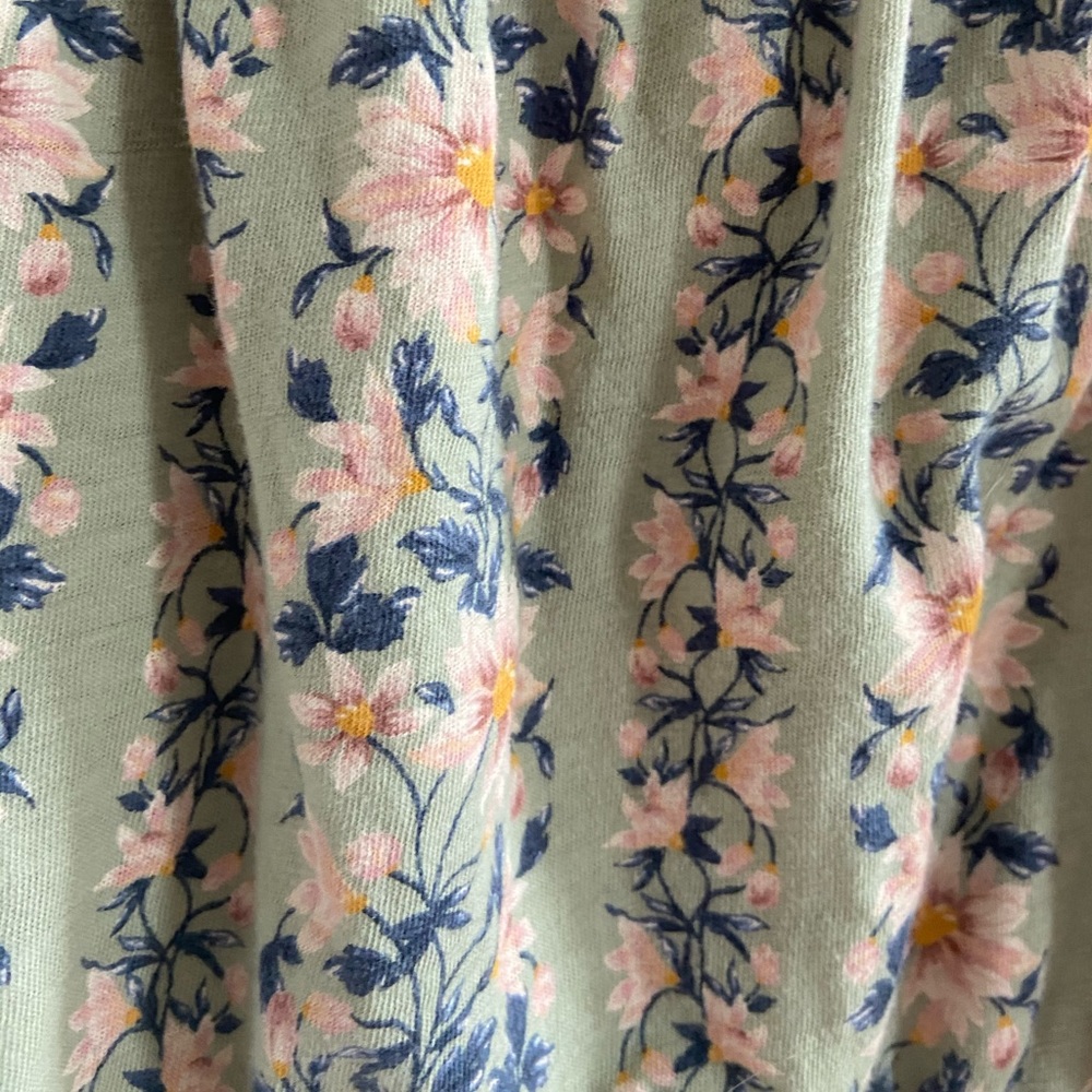 AE Spring Floral Top - Picture 2 of 2